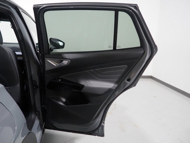 Used 2024 Volkswagen ID.4 S image 57