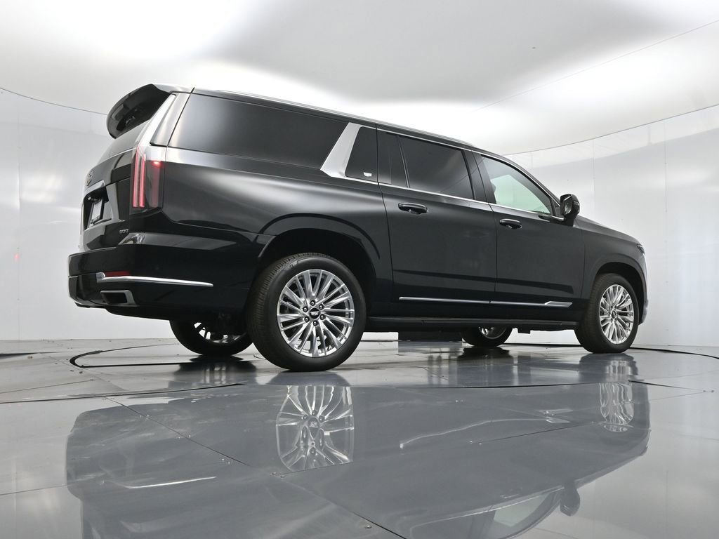 Used 2025 Cadillac Escalade ESV Premium Luxury image 40