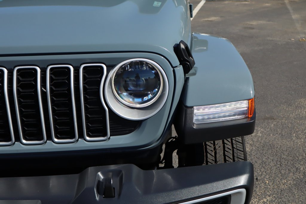 Certified 2026 Jeep Wrangler Unlimited Sahara AWD/4WD image 8