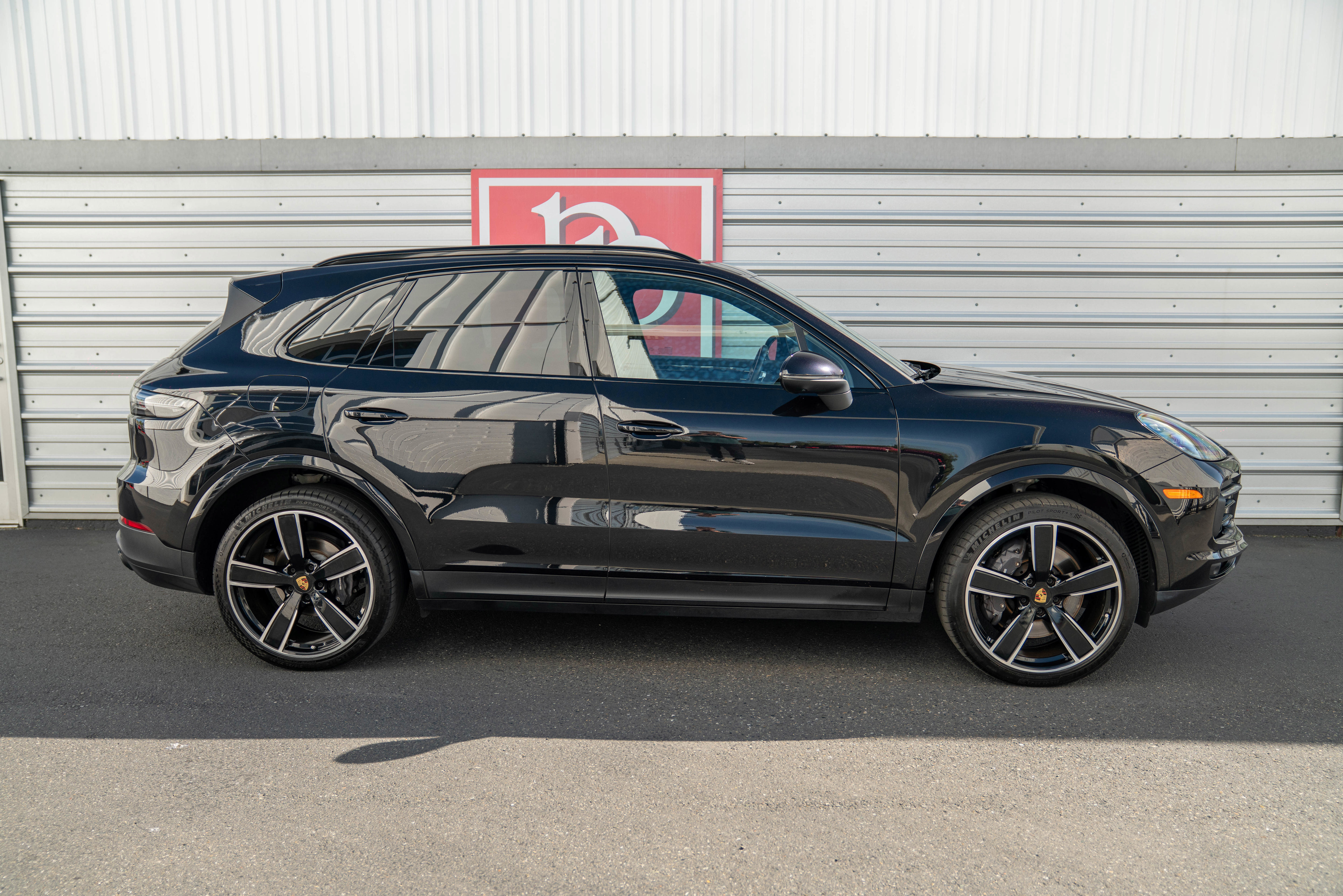 Used 2022 Porsche Cayenne AWD/4WD image 44