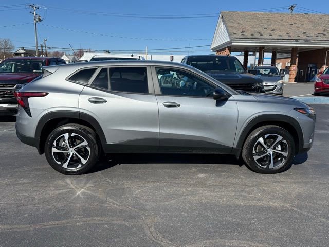 Used 2024 Chevrolet Trax RS w/ Driver Confidence Package image 8