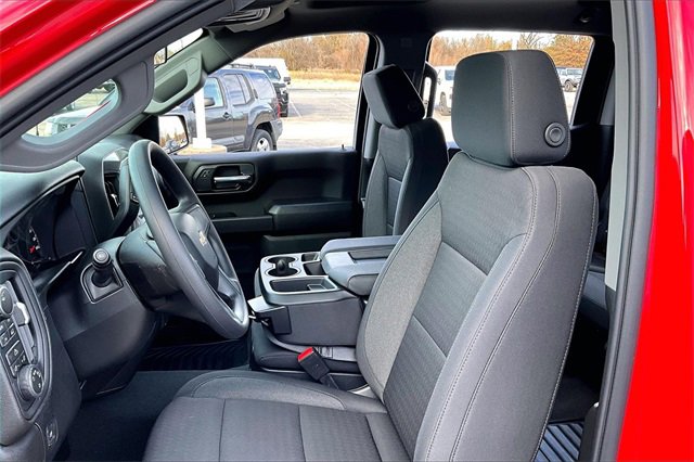 New 2026 Chevrolet Silverado 1500 Custom w/ LPO, Dark Essentials Package image 9