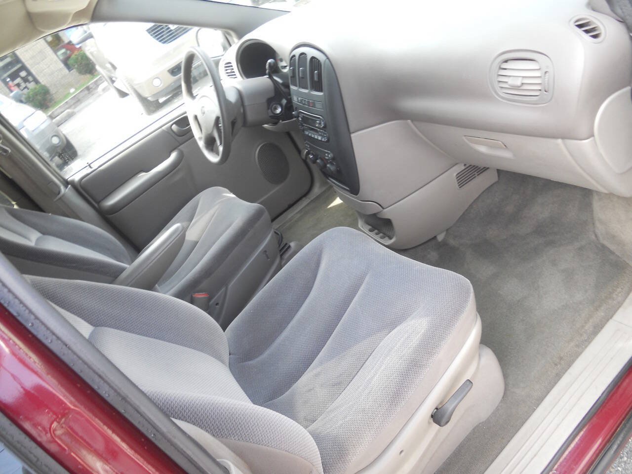 Used 2003 Dodge Grand Caravan SE FWD image 25