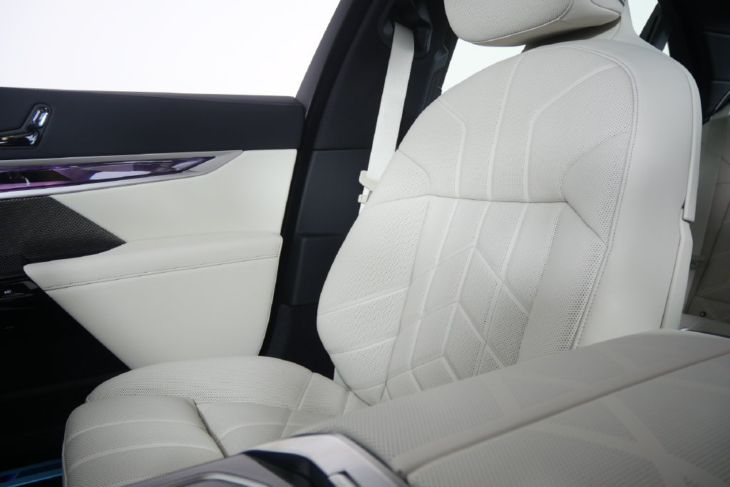 New 2026 BMW 740i RWD image 23