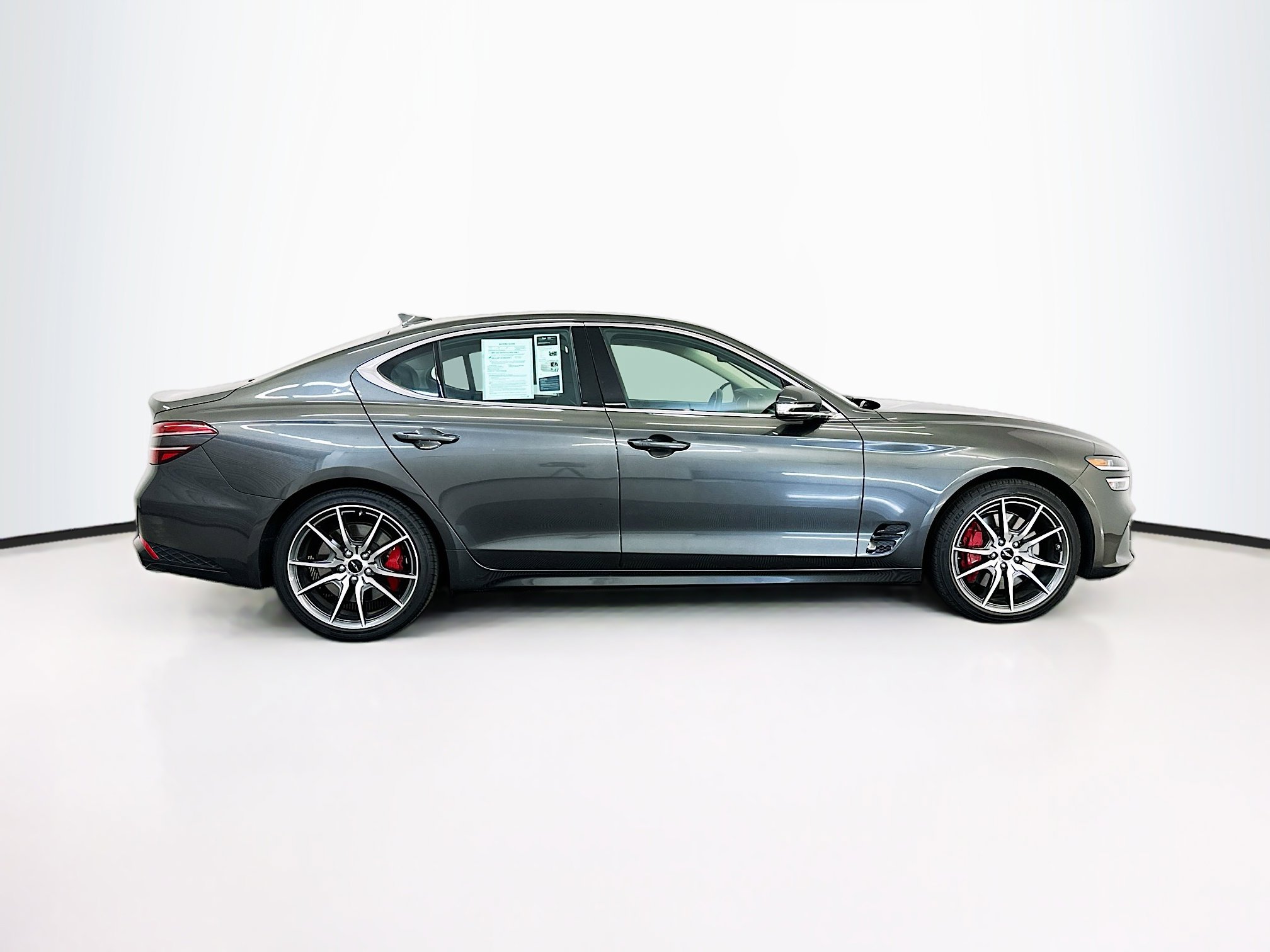 Used 2025 Genesis G70 2.5T image 10