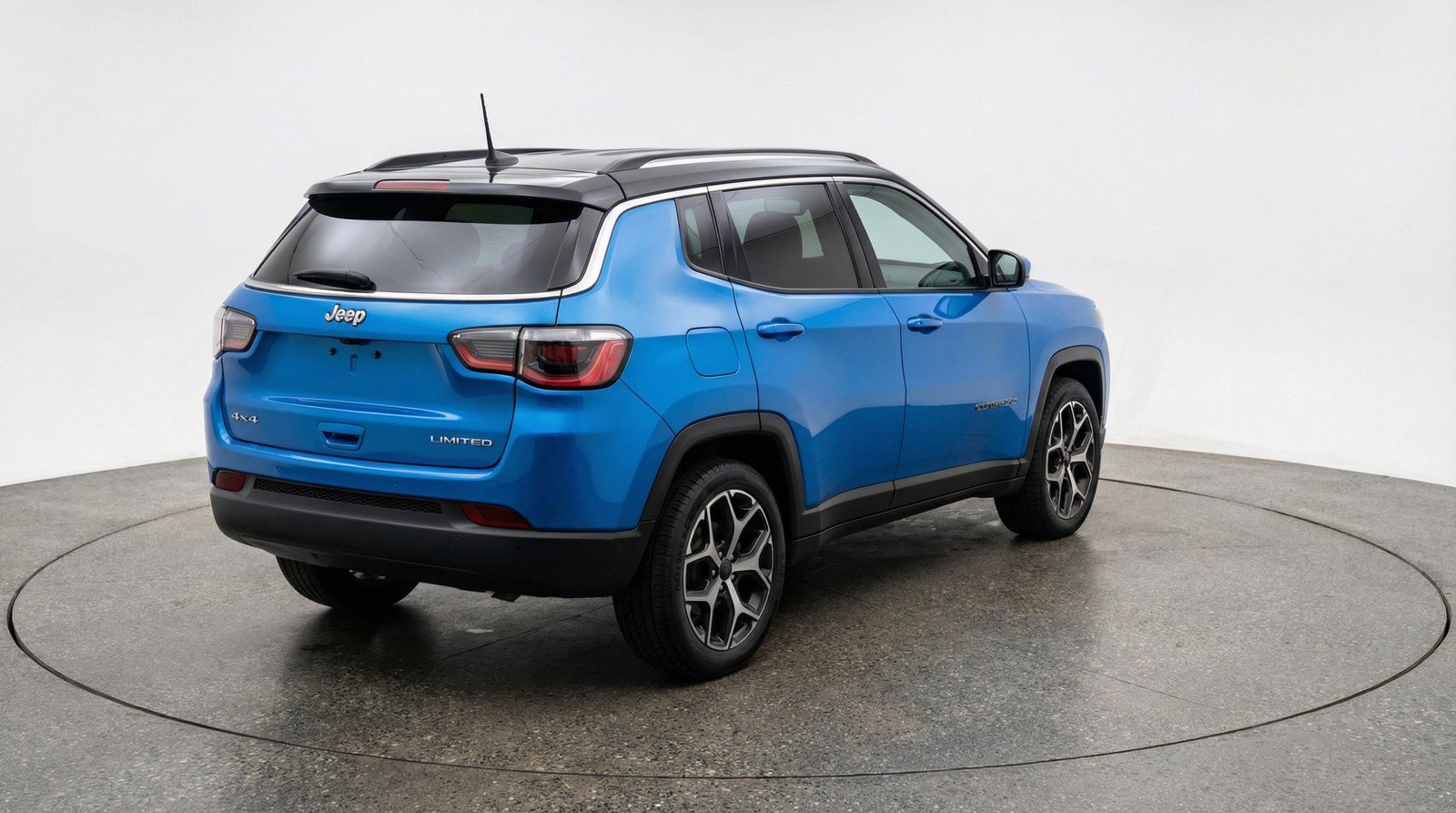 Used 2025 Jeep Compass Limited image 9