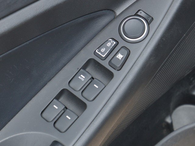 Used 2013 Hyundai Sonata SE FWD image 13