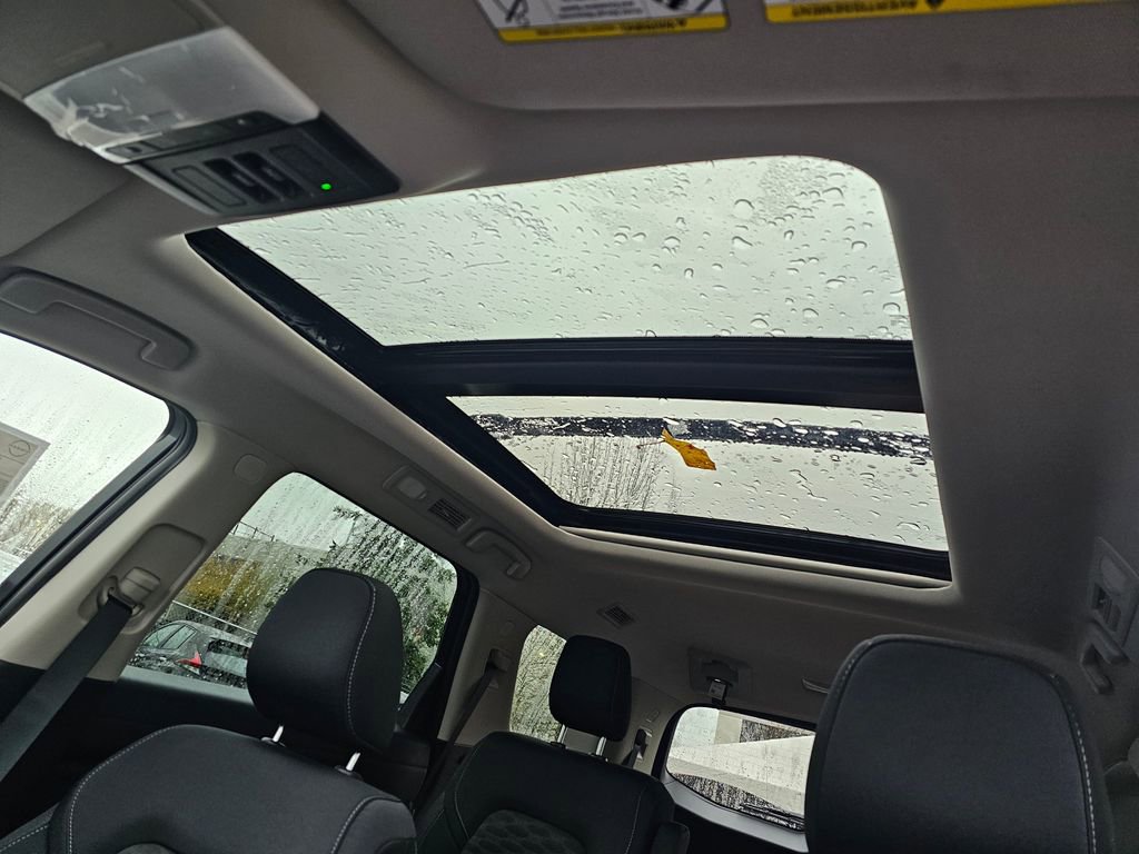 New 2025 Nissan Pathfinder SV w/ SV Premium Package image 10