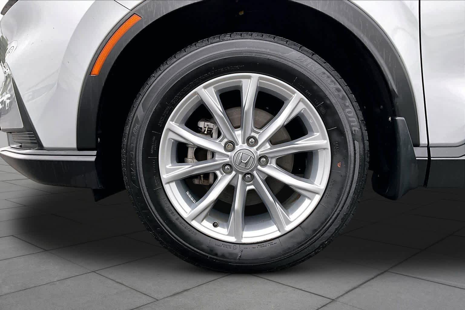 Used 2023 Honda CR-V EX image 11