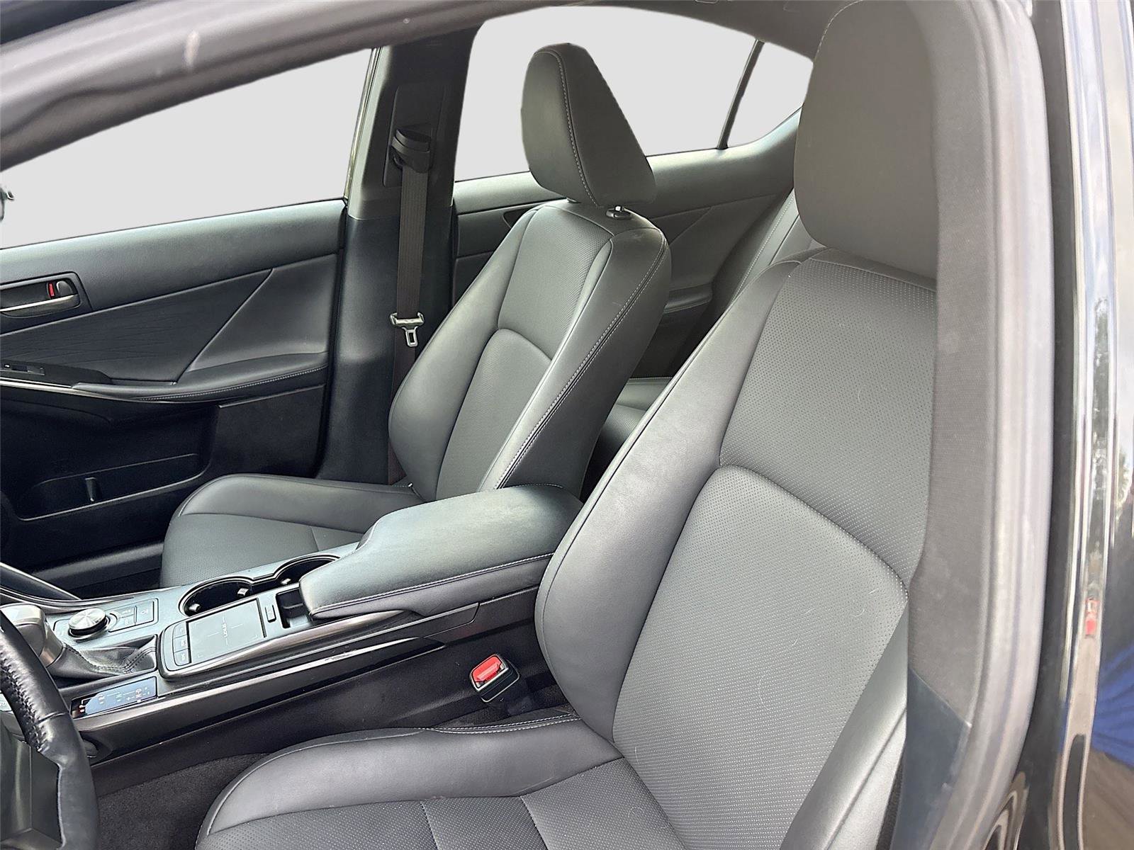 Used 2022 Lexus IS 300 AWD w/ Premium Package image 24