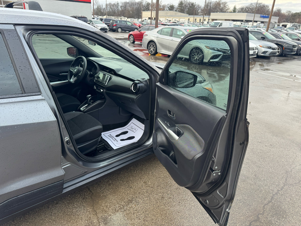 Used 2018 Nissan Kicks SV w/ Exterior Package image 9