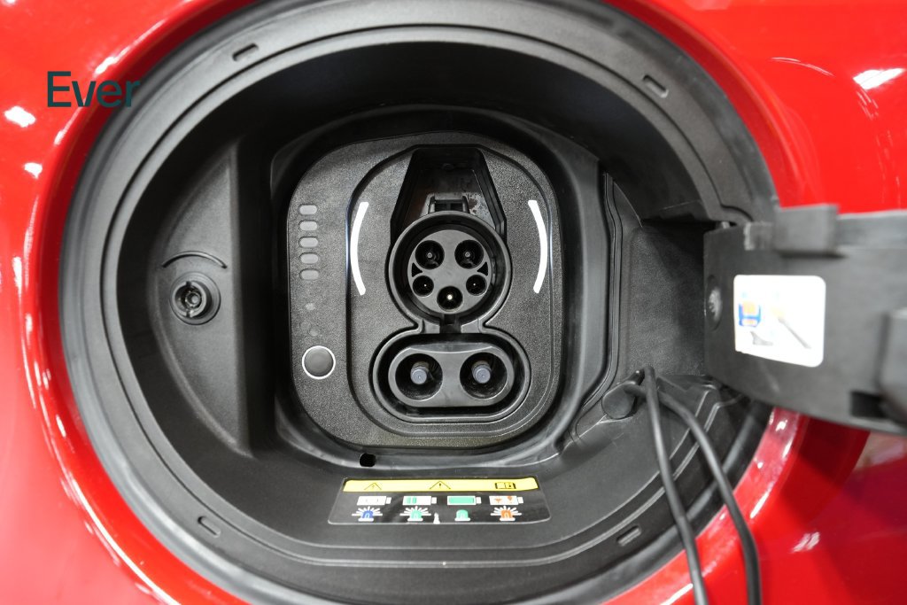 Used 2024 FIAT 500 e (RED) FWD image 10