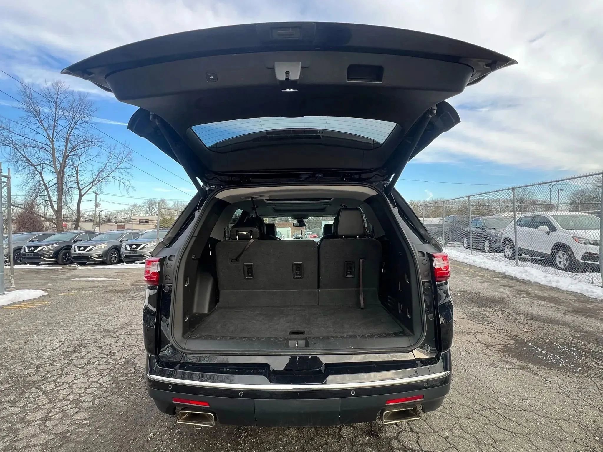 Used 2019 Chevrolet Traverse Premier AWD/4WD image 9