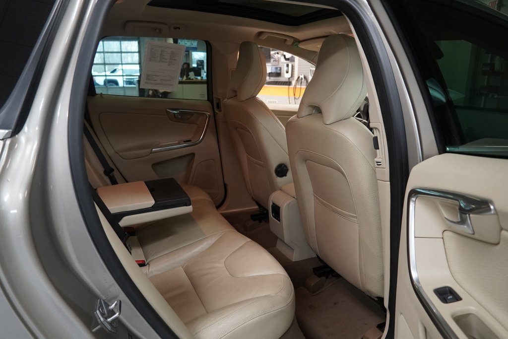 Used 2014 Volvo XC60 T6 image 23