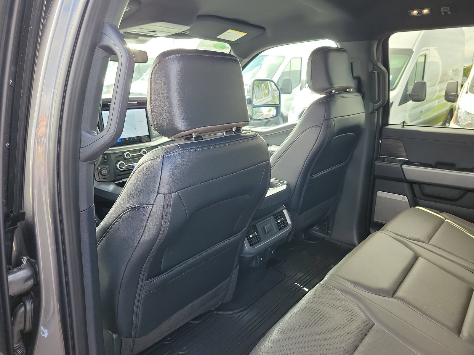 Used 2025 Ford F150 Lariat w/ Equipment Group 501A Mid AWD/4WD image 9