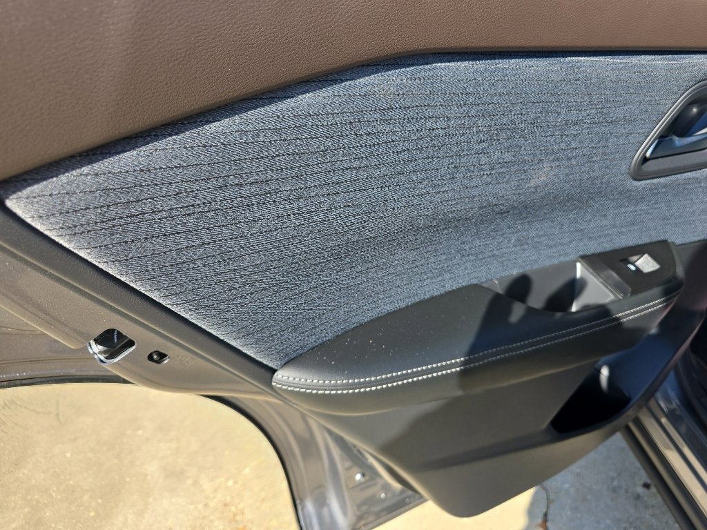 Used 2023 Nissan Rogue SV image 11