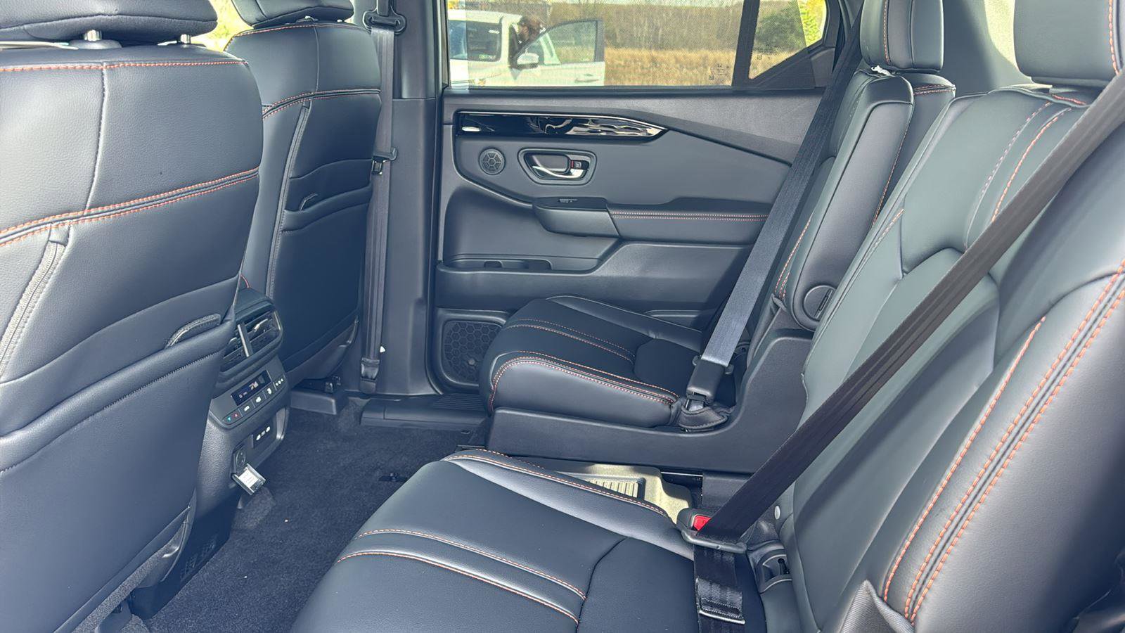 New 2025 Honda Pilot TrailSport image 16