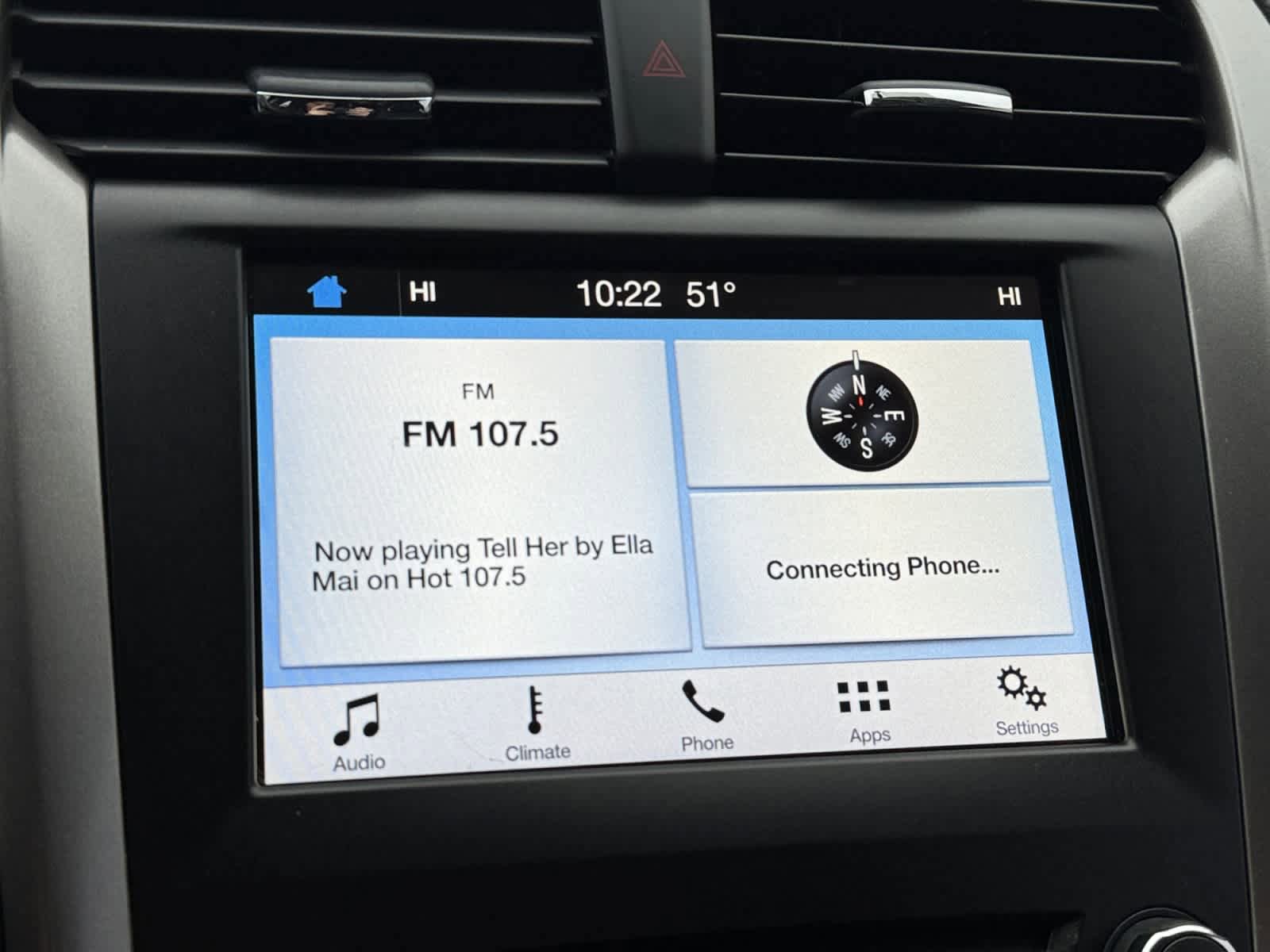 Used 2018 Ford Fusion SE w/ Fusion SE Technology Package FWD image 18
