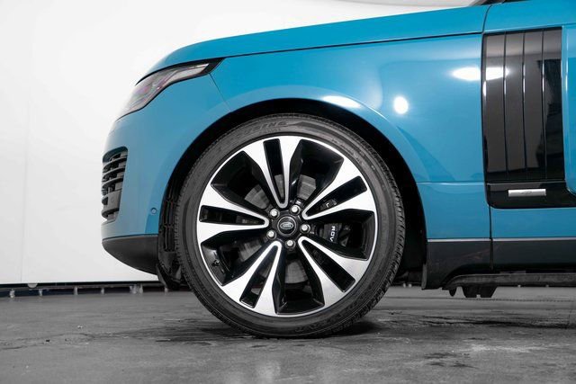 Used 2021 Land Rover Range Rover Autobiography Fifty Edition image 12