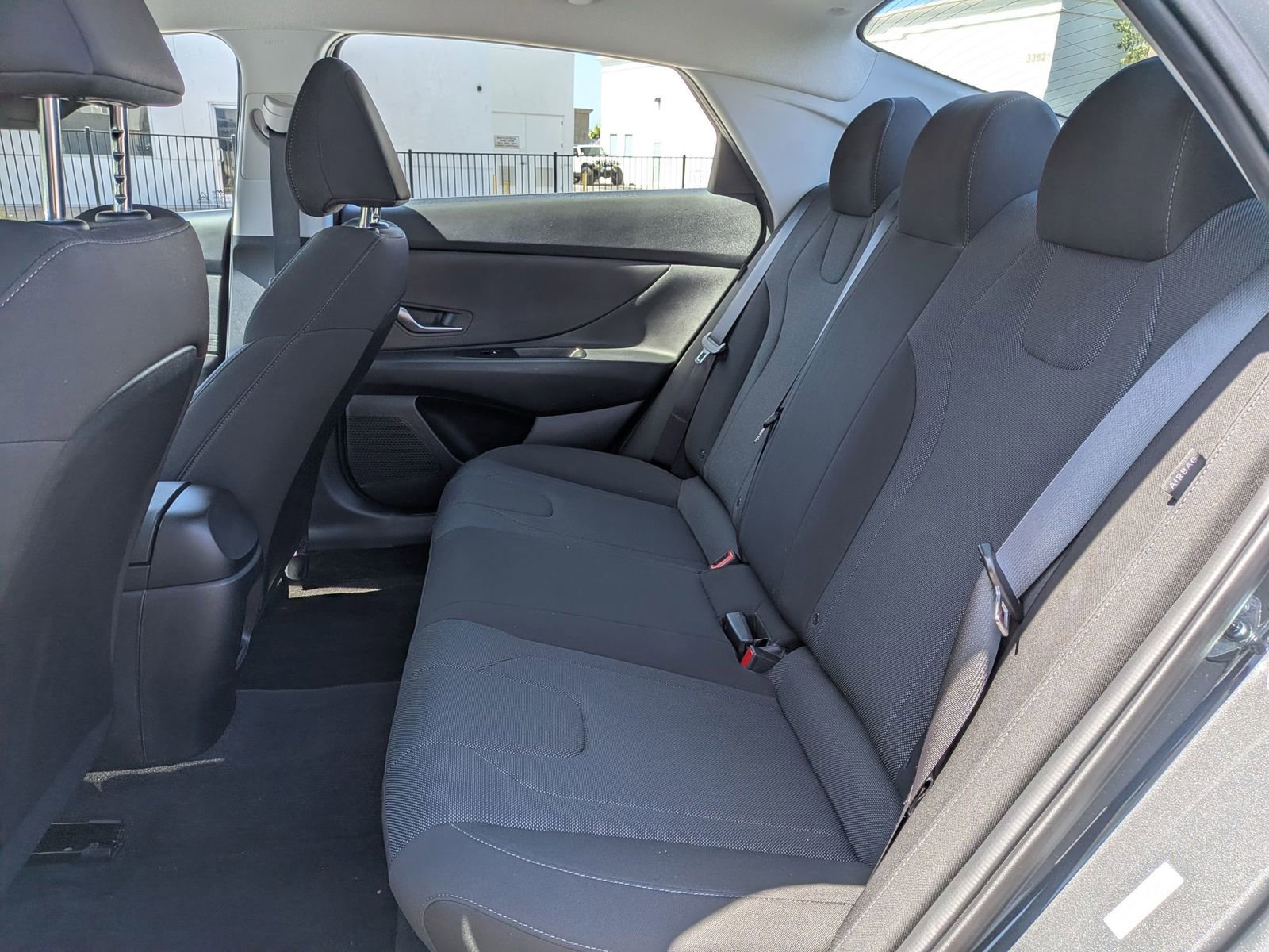 Used 2025 Hyundai Elantra SE image 23