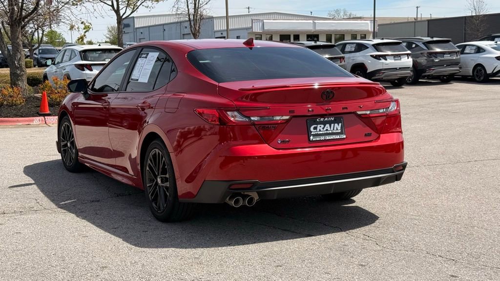 Used 2025 Toyota Camry SE image 5
