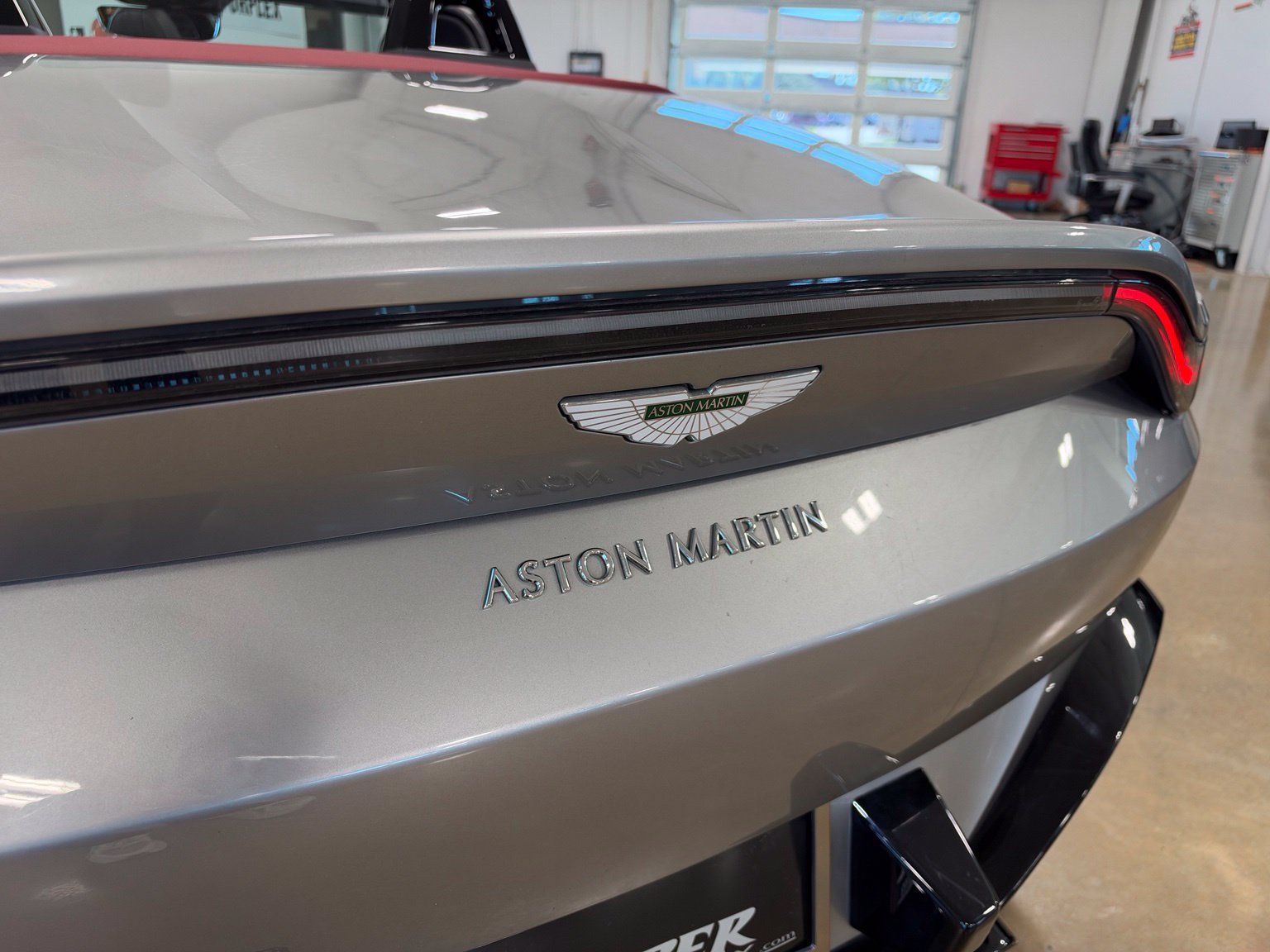 Used 2021 Aston Martin V8 Vantage Roadster RWD image 44