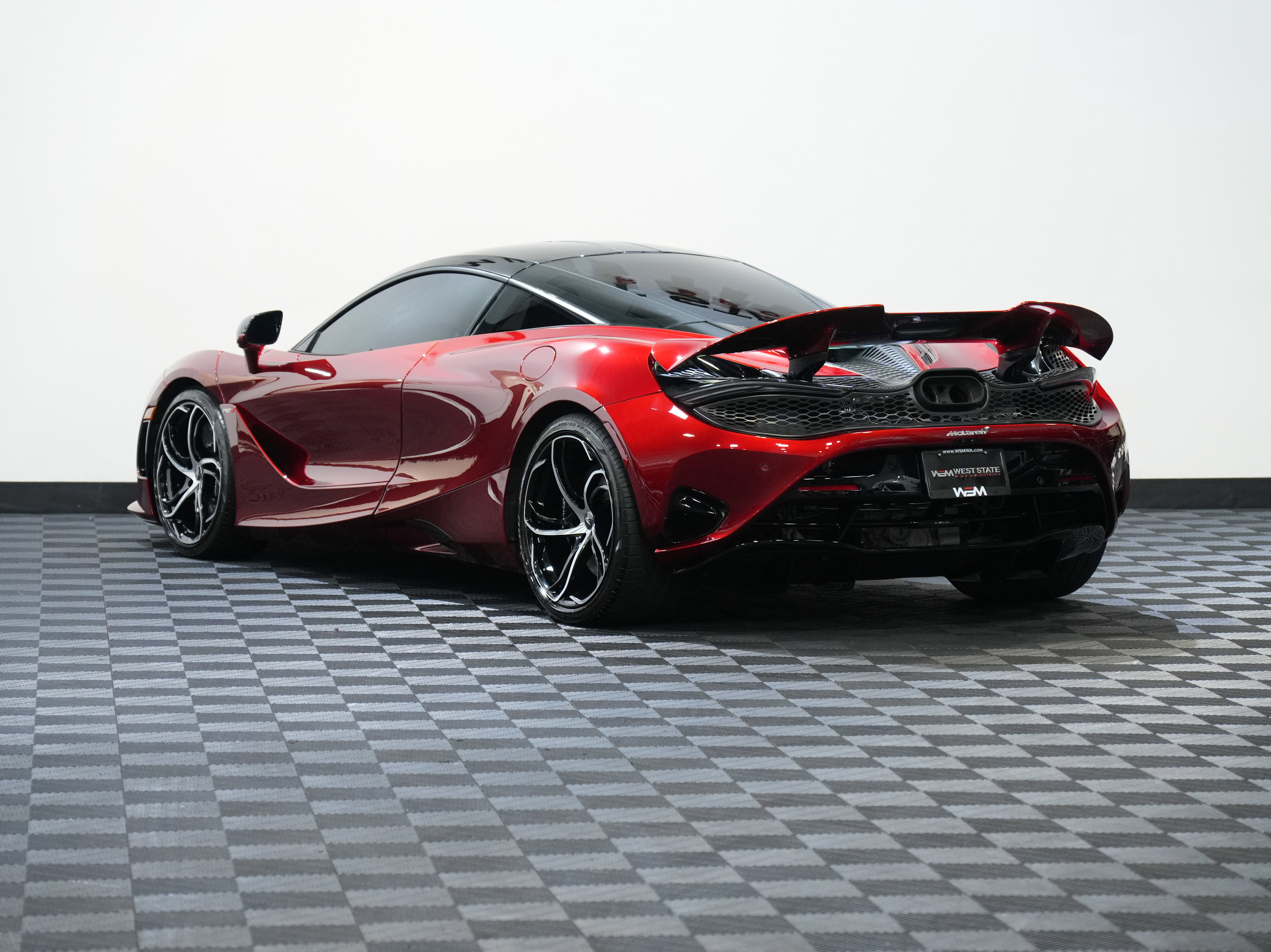 Used 2024 McLaren 750S image 10