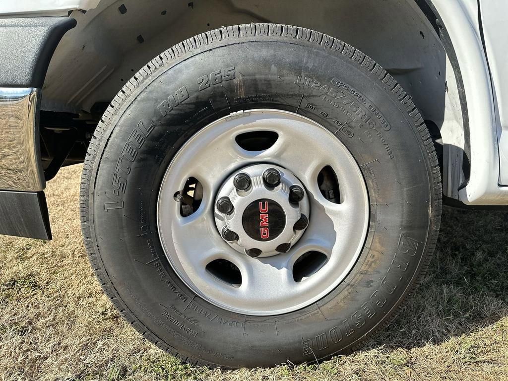 Used 2024 GMC Savana 2500 w/ Driver Convenience Package image 27