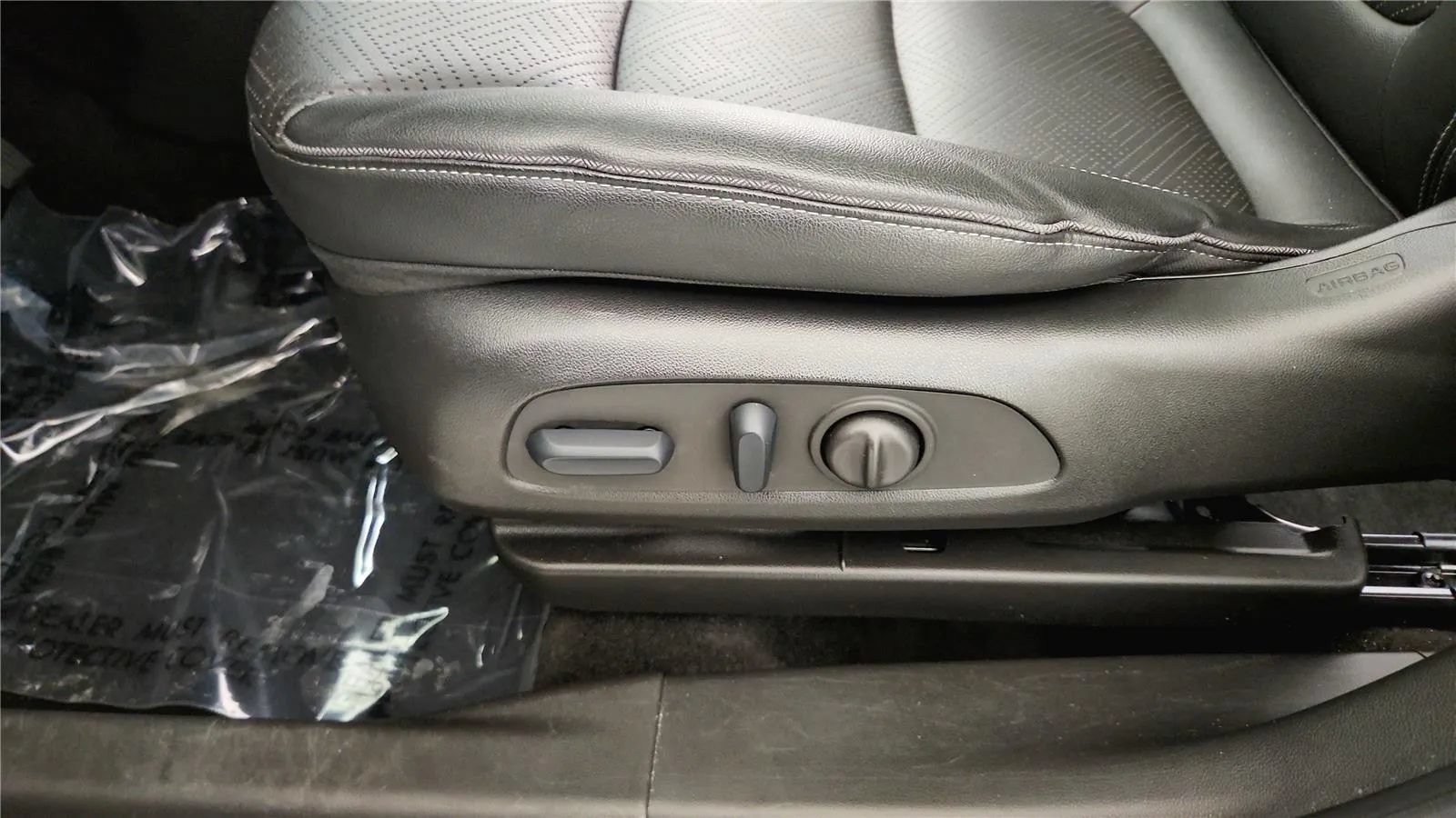 Used 2023 Buick Encore GX Essence w/ Experience Buick Package FWD image 29