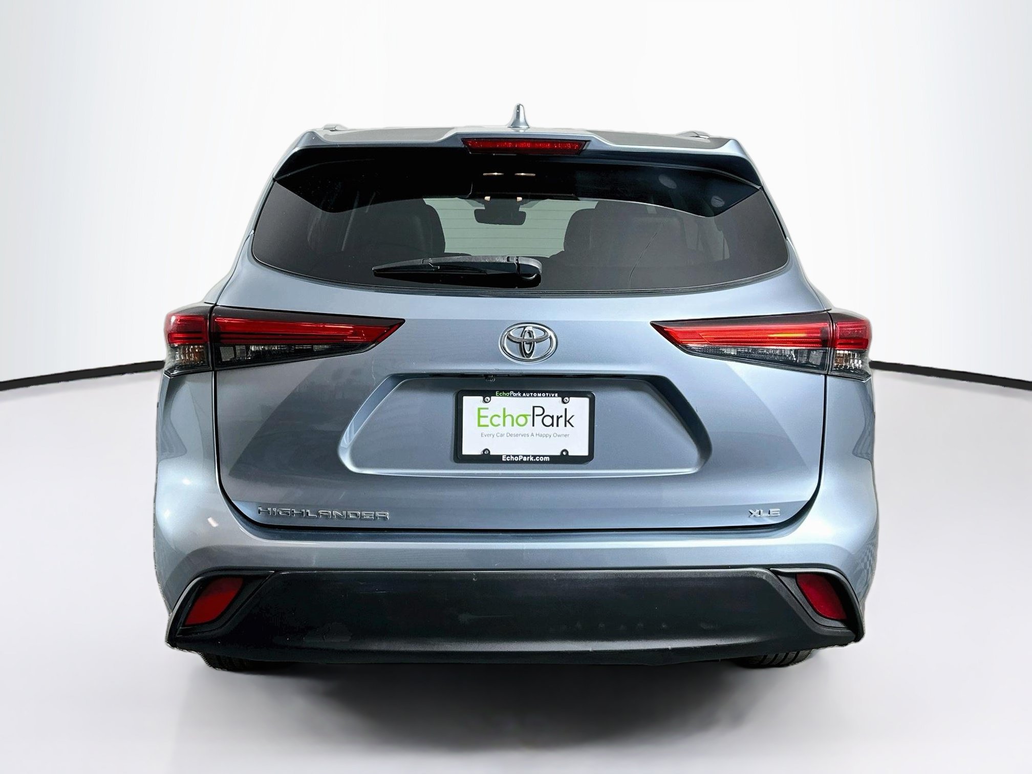 Used 2020 Toyota Highlander XLE FWD image 7