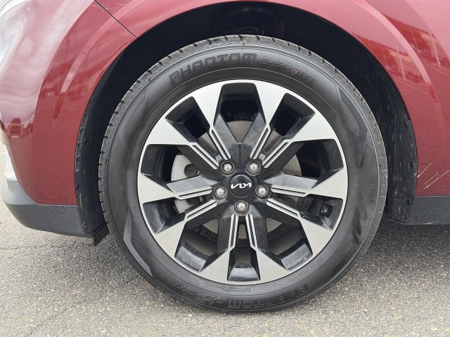 Certified 2024 Kia Carnival EX FWD image 20