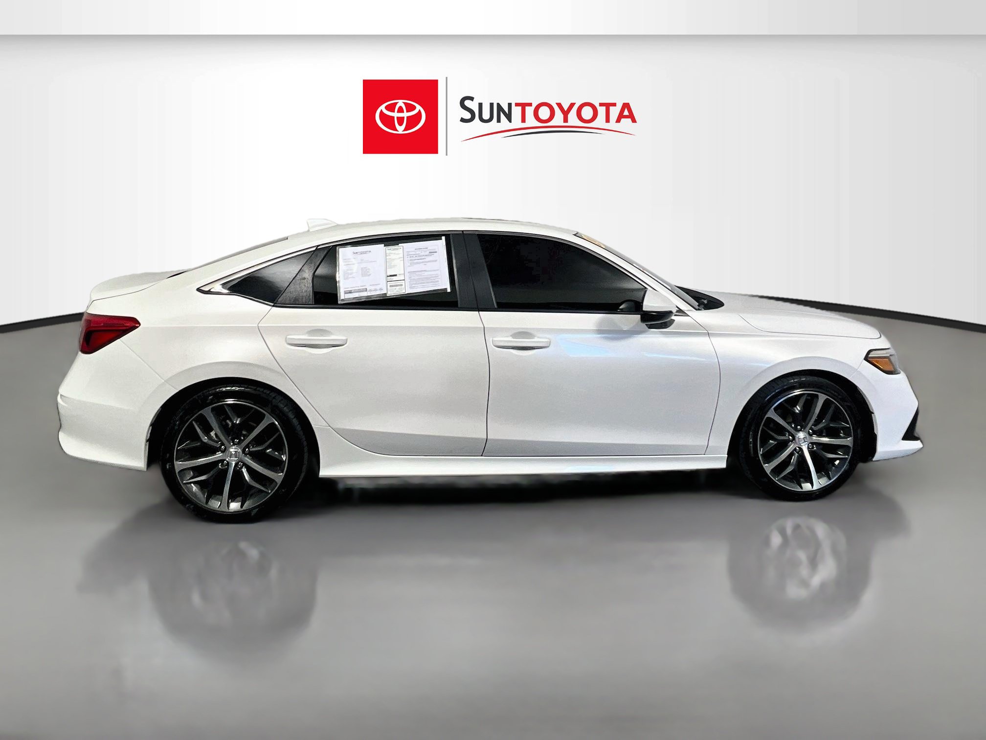 Used 2024 Honda Civic Touring image 2