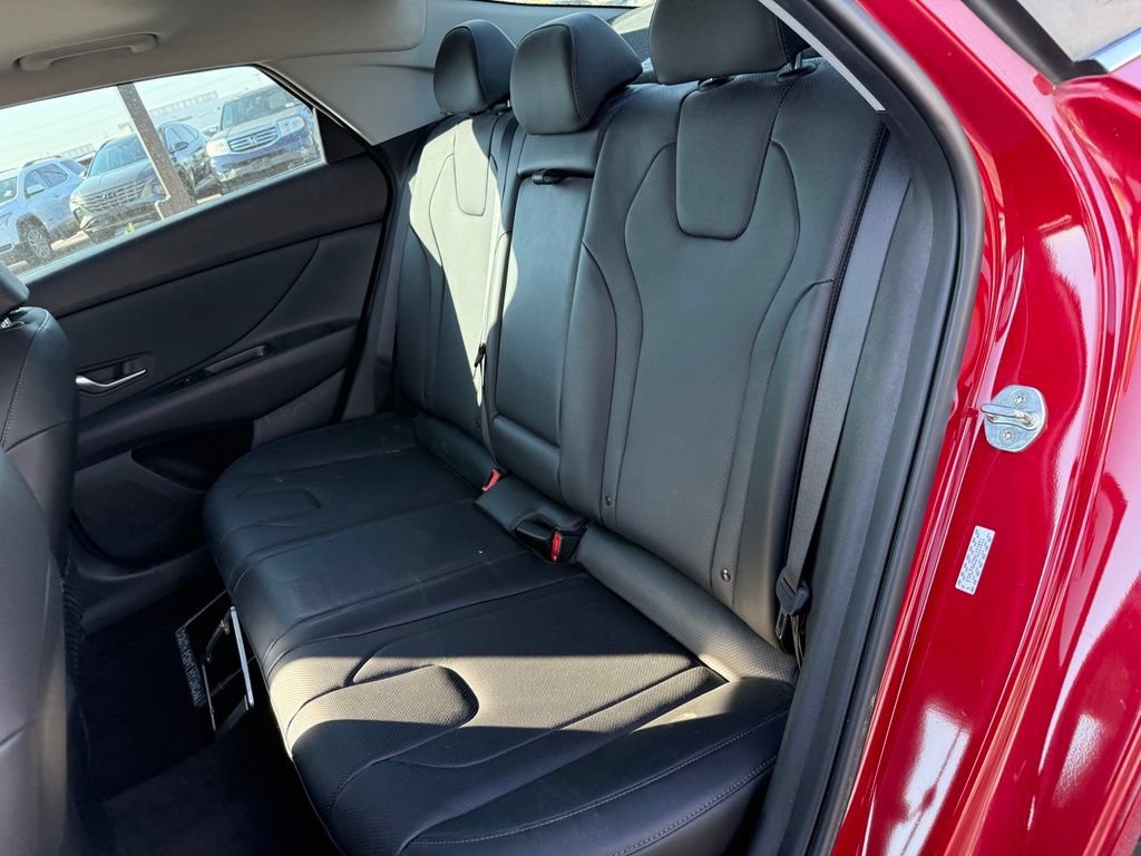 Used 2022 Hyundai Elantra Limited FWD image 10