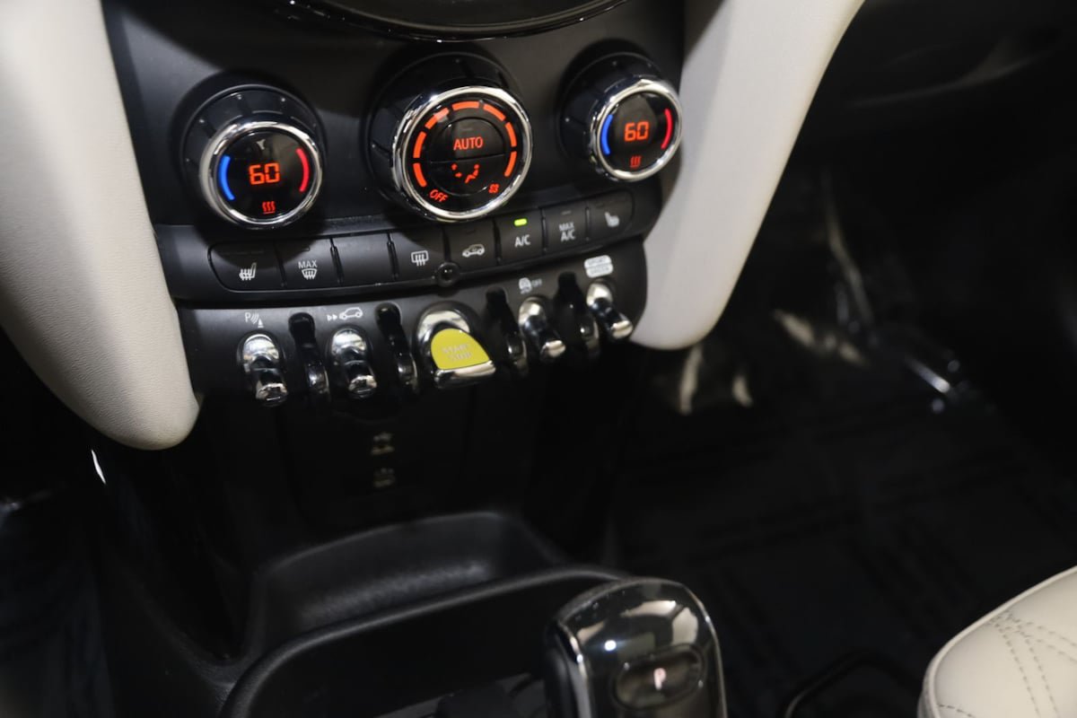 Used 2023 MINI Cooper SE FWD image 24