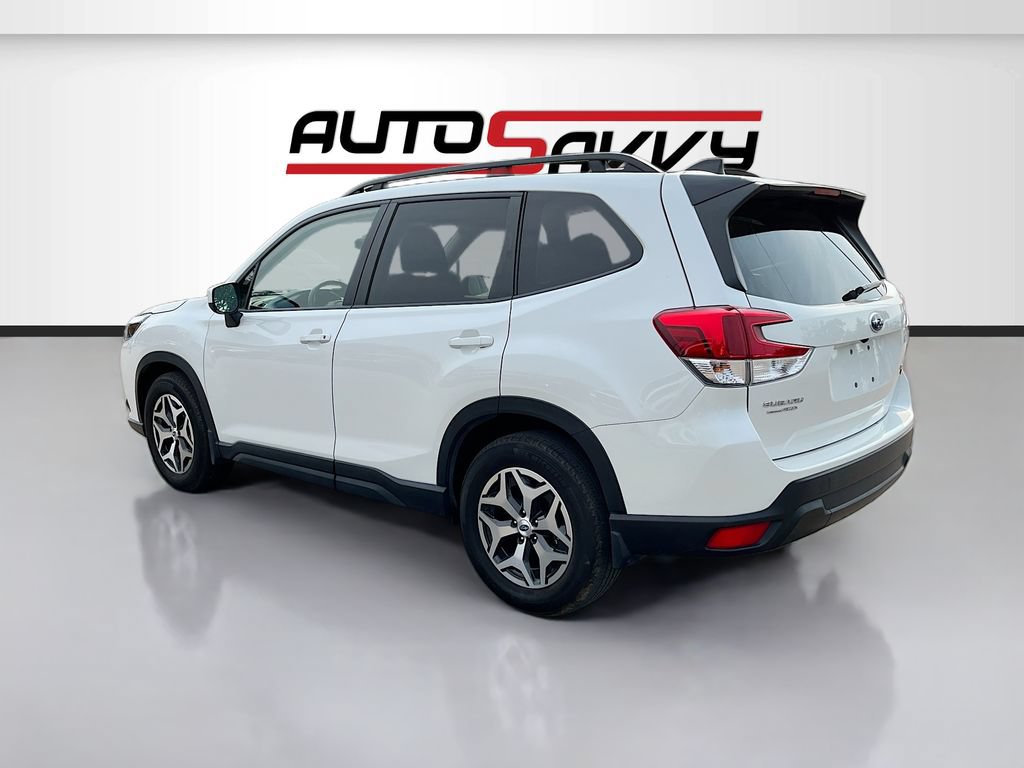 Used 2024 Subaru Forester Premium AWD/4WD image 5