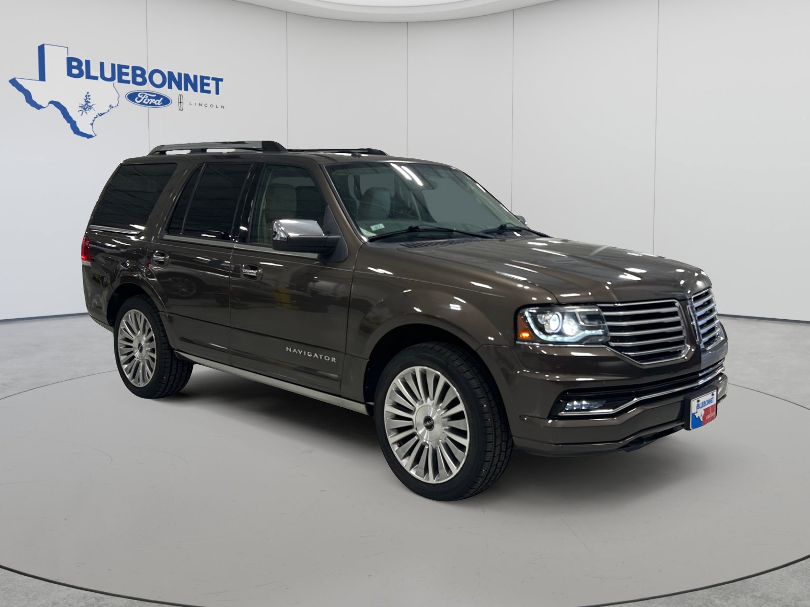 Used 2015 Lincoln Navigator 2WD w/ Equipment Group 101A Reserve image 3