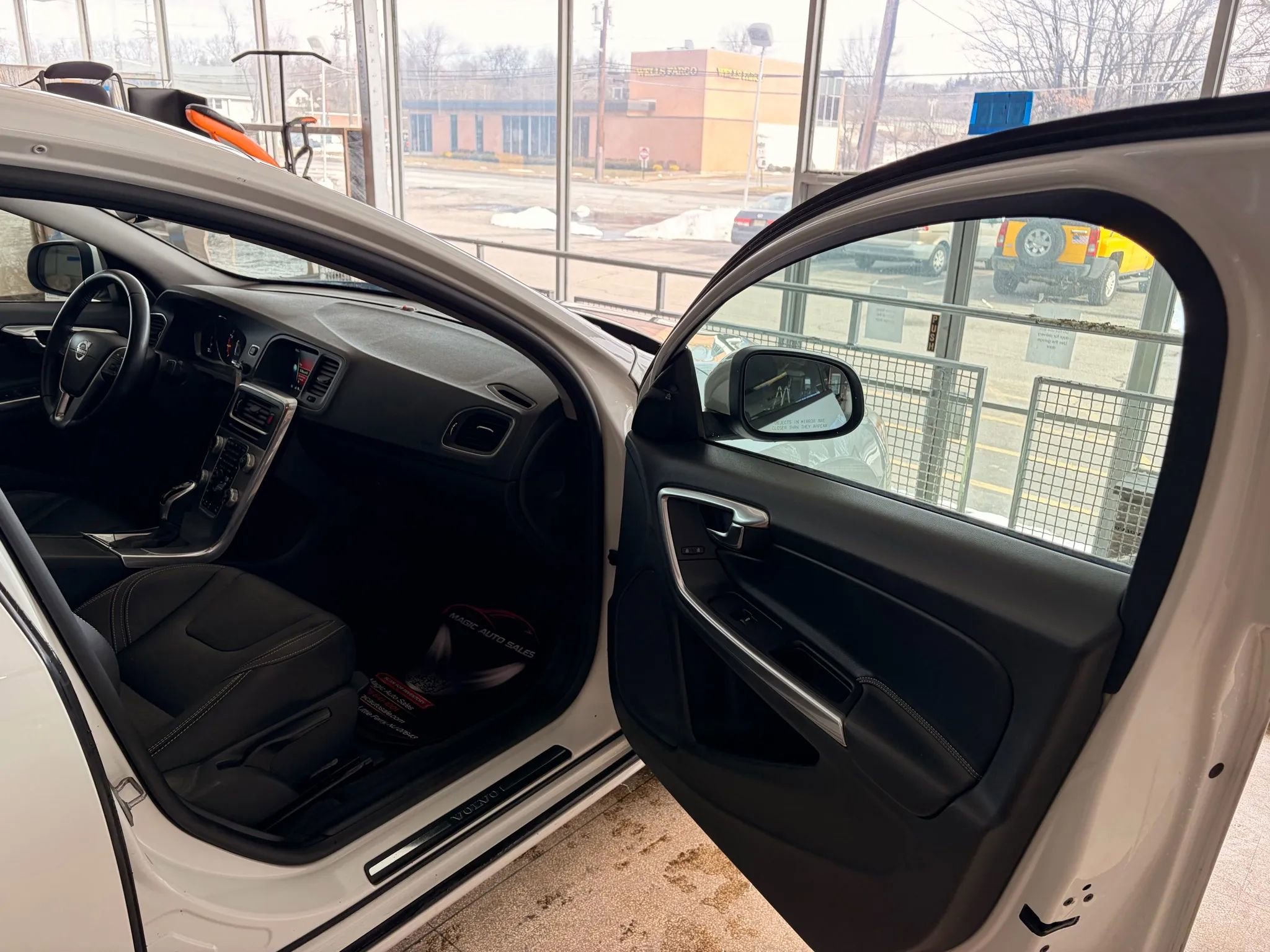 Used 2017 Volvo S60 T5 Dynamic w/ Vision Package image 17