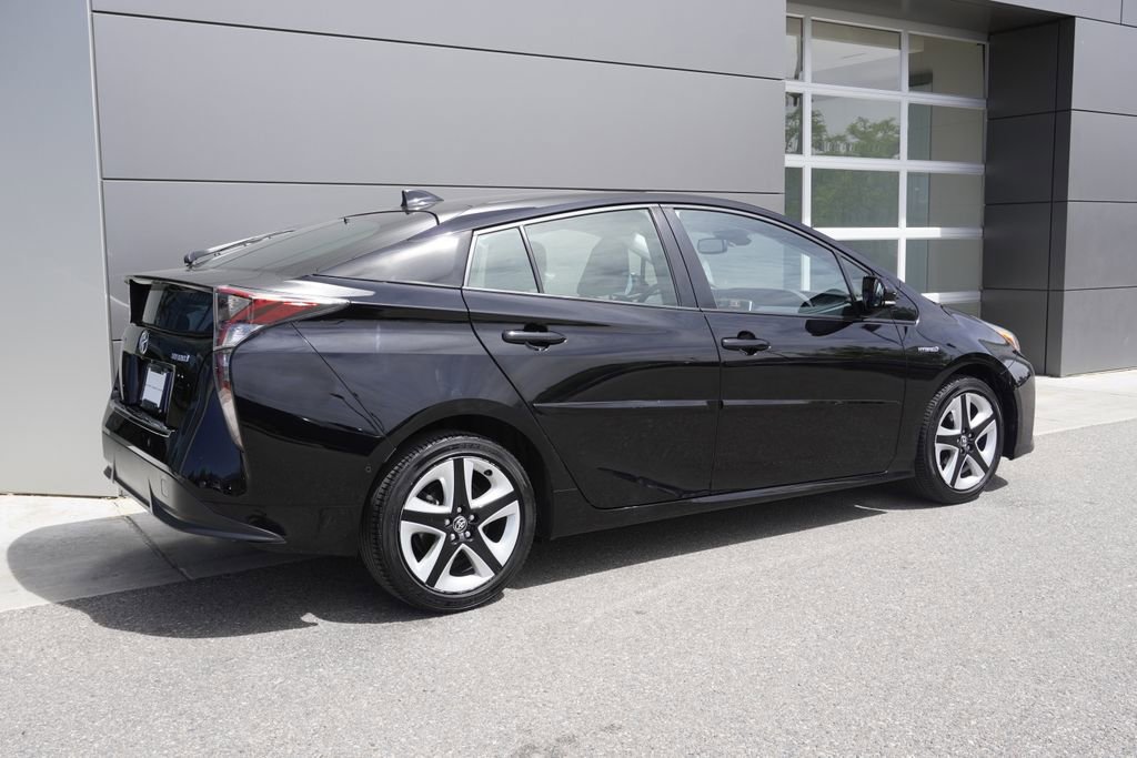 Used 2017 Toyota Prius Four Touring w/ Premium Convenience Package image 4