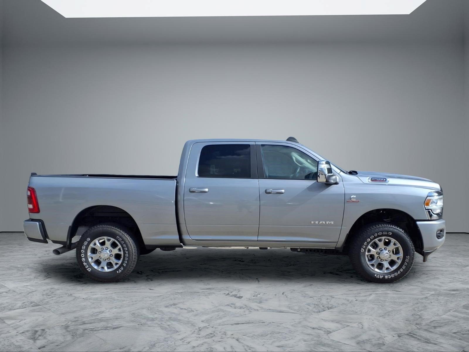 Used 2024 RAM 2500 Laramie AWD/4WD image 8