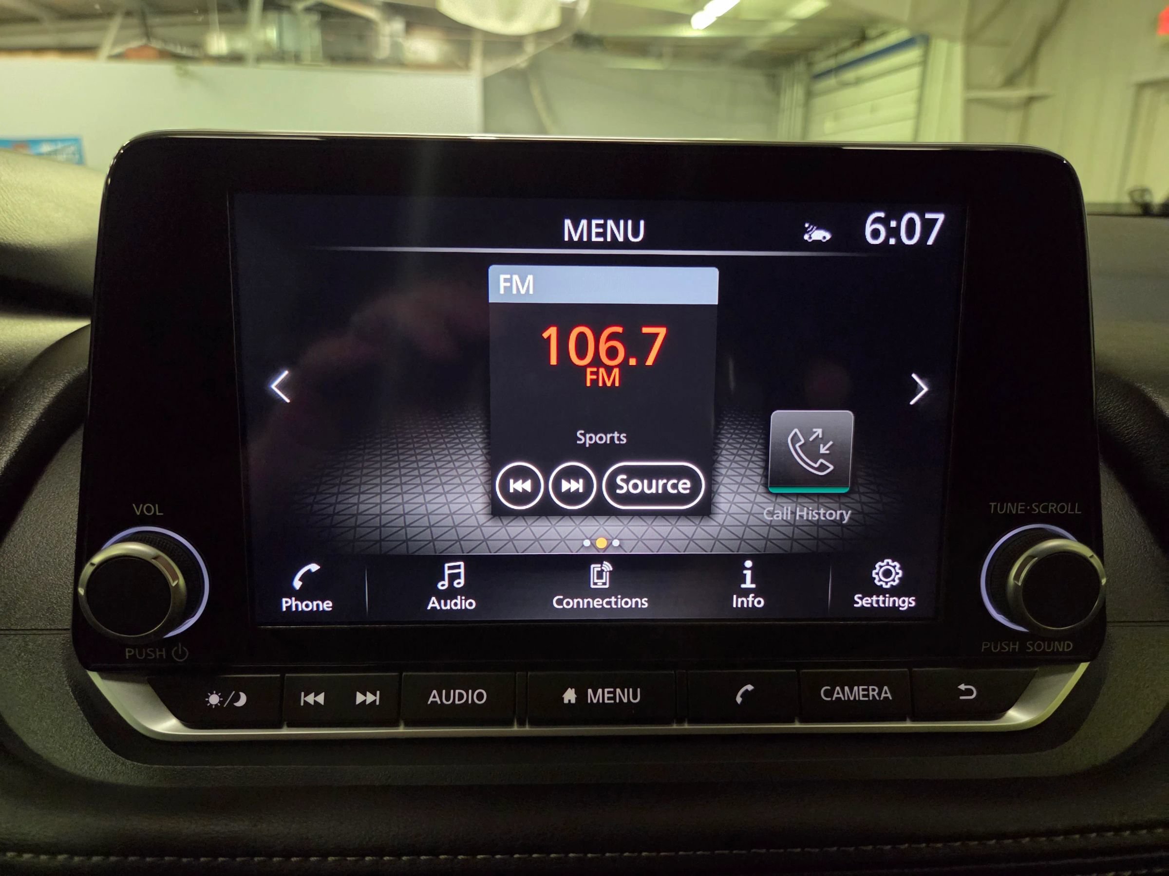 Used 2025 Nissan Rogue SV FWD image 26