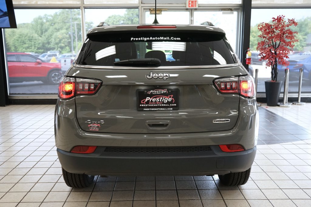 Used 2023 Jeep Compass Latitude AWD/4WD image 15