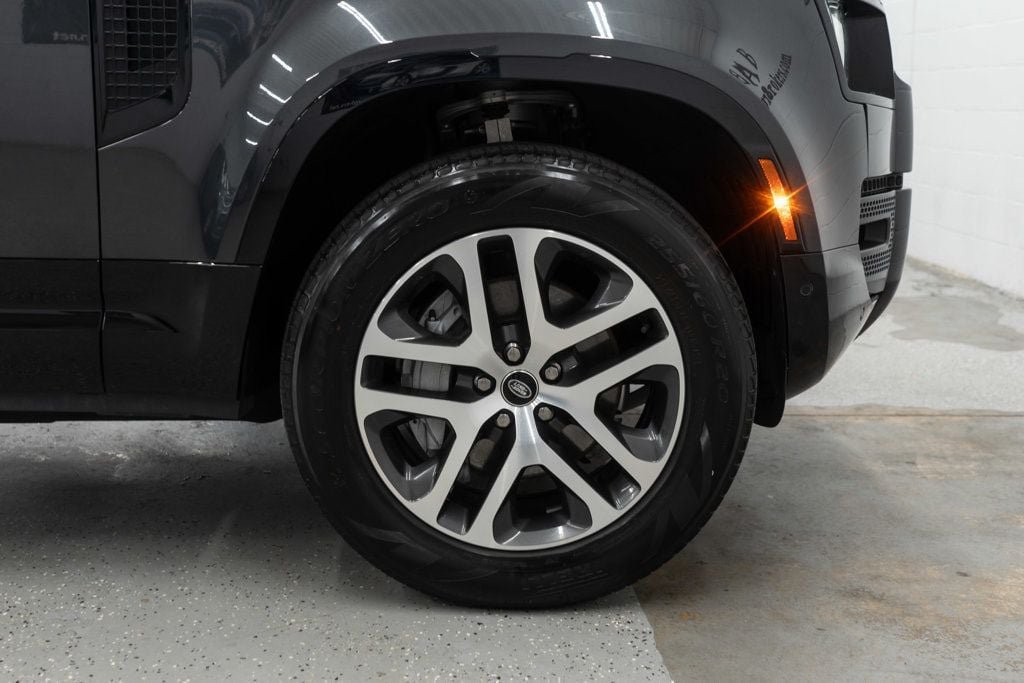 Used 2023 Land Rover Defender 130 X-Dynamic SE AWD/4WD image 42