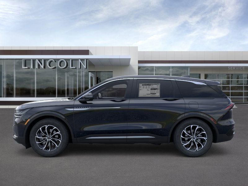 New 2025 Lincoln Nautilus Premier image 3