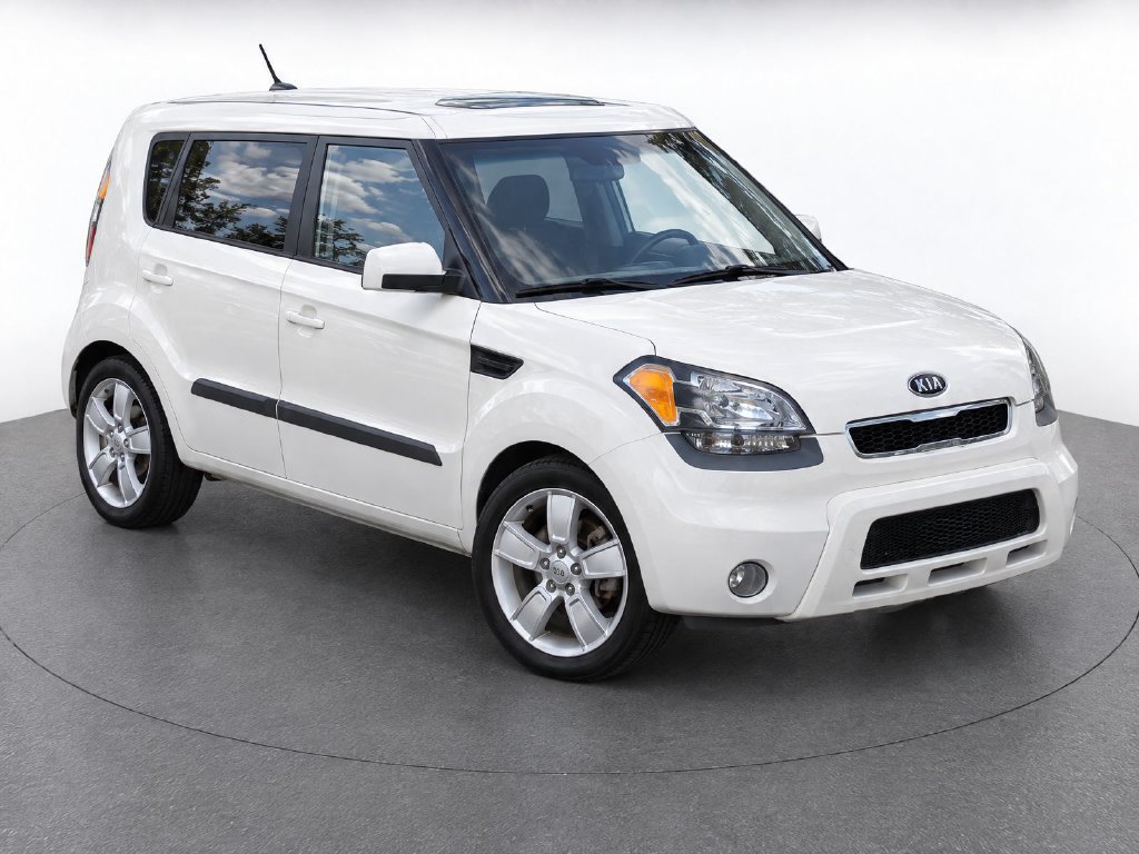 Used 2011 Kia Soul ! FWD image 2