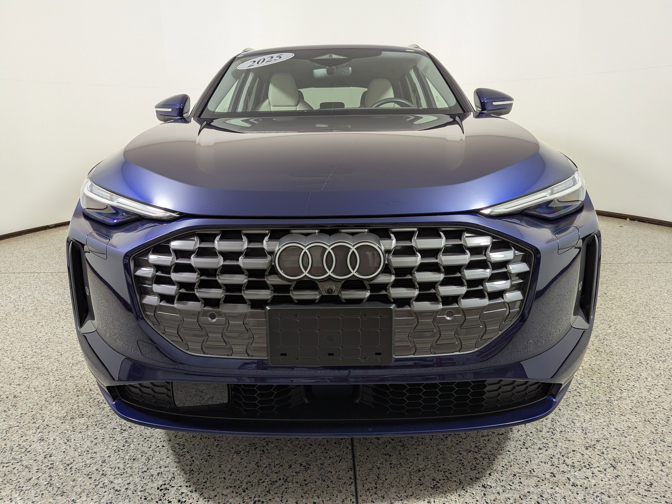 Certified 2025 Audi Q5 Prestige image 2