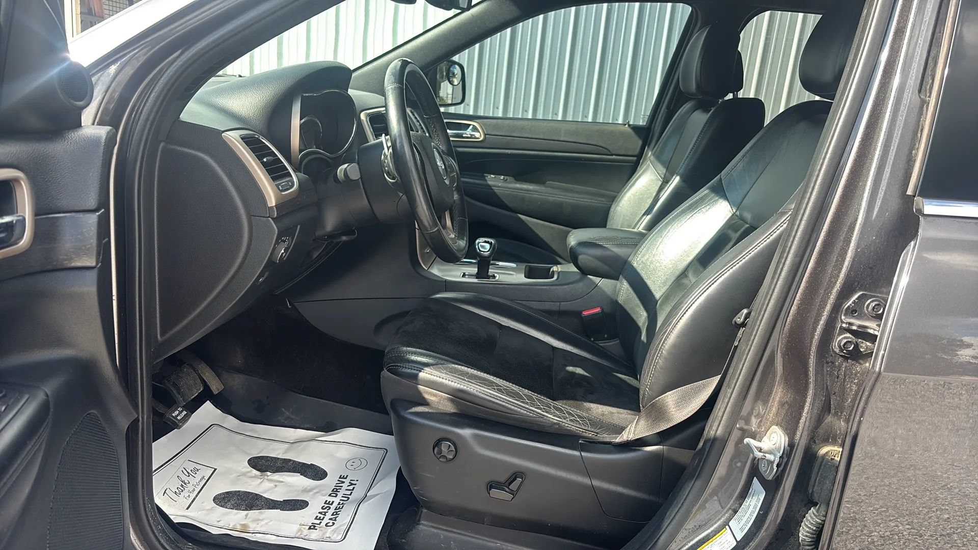 Used 2015 Jeep Grand Cherokee Altitude AWD/4WD image 18