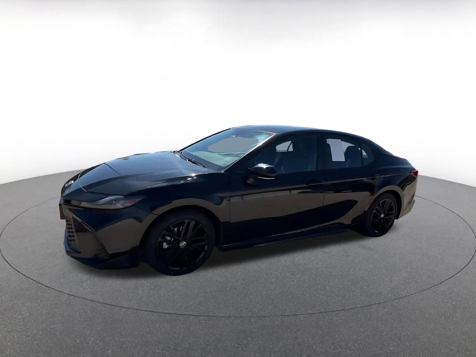 Used 2025 Toyota Camry SE FWD image 8