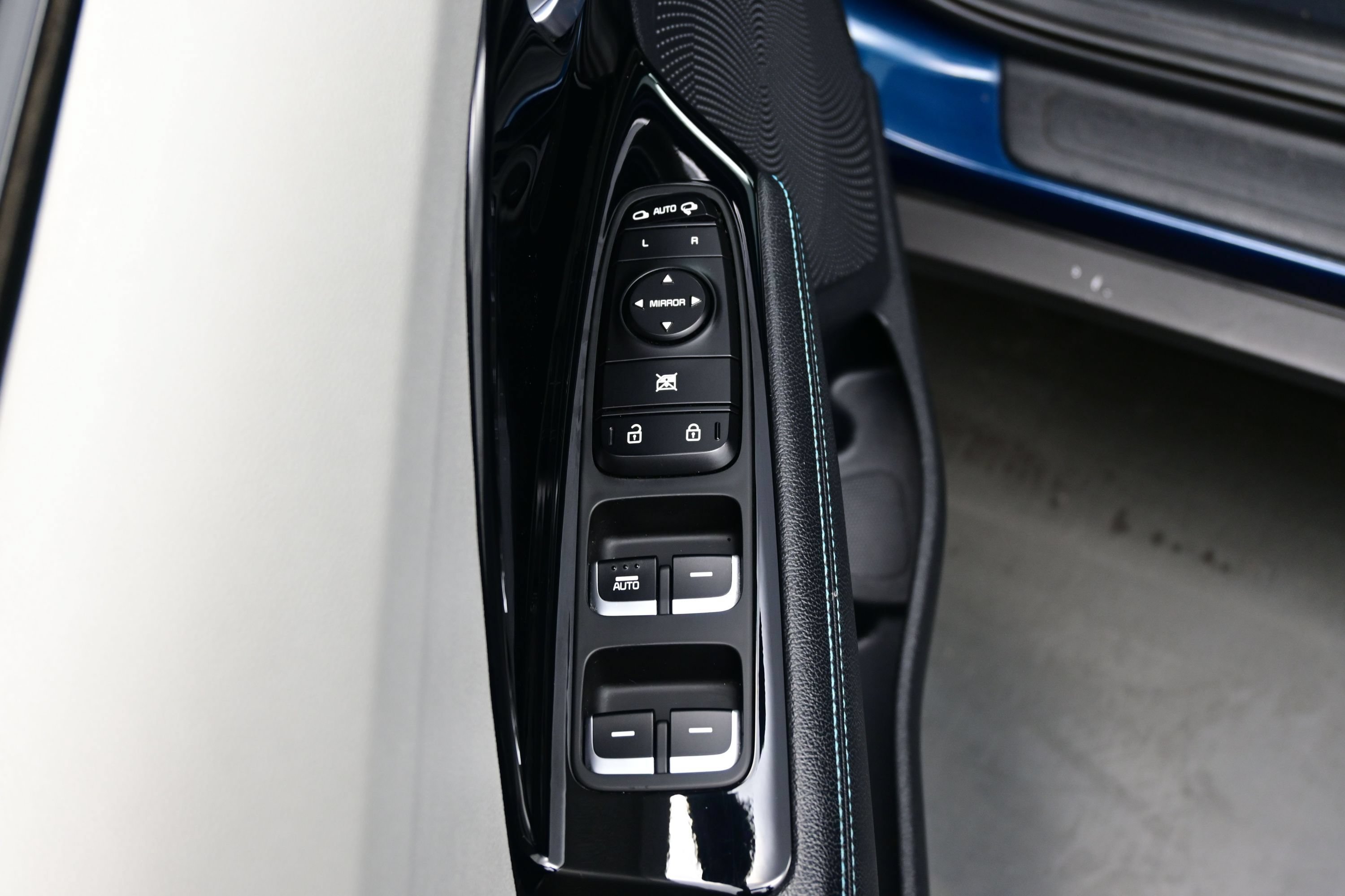 Used 2021 Kia Niro Touring FWD image 10