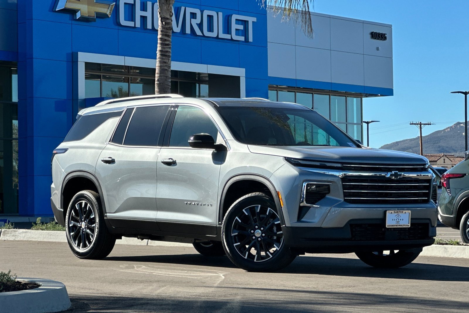New 2026 Chevrolet Traverse LT w/ Sun and Wheel Package image 2