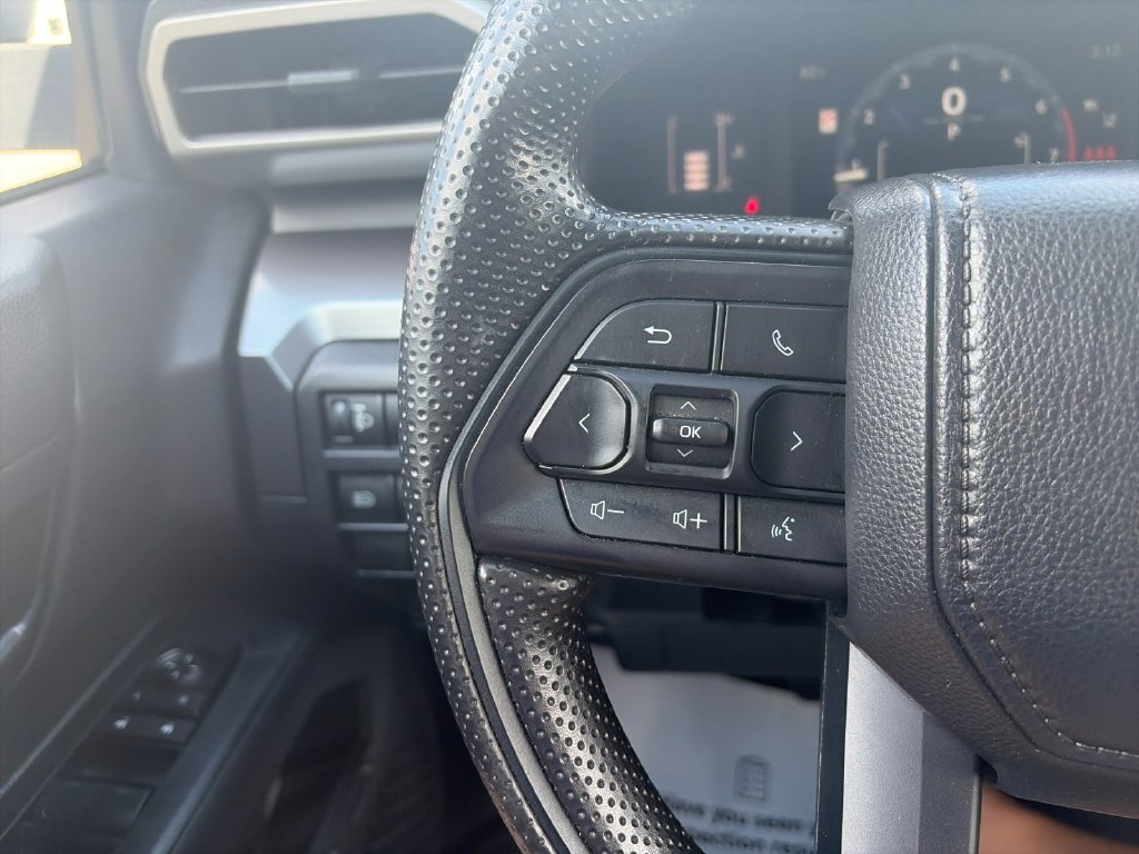 Used 2025 Toyota Tacoma SR5 AWD/4WD image 27